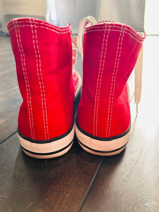 Classic Red Canvas High-Top Sneakers - Picture 4 of 8